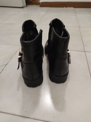 Botines negros mujer con hebilla