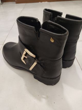 Botines negros mujer con hebilla