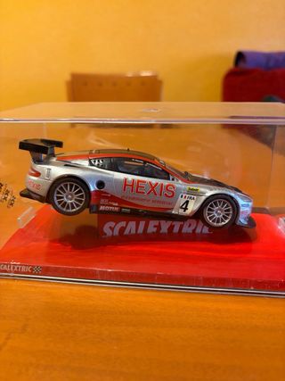 Coche Scalextric Aston Martin DBR9 Hexis