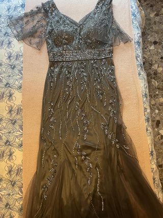 Vestido de fiesta plateado, lentejuelas