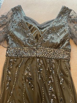 Vestido de fiesta plateado, lentejuelas