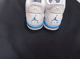 Zapatillas Air Jordan Blancas y Azules
