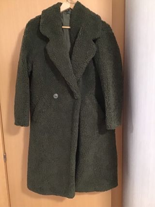 Abrigo Zara Verde Talla XS.