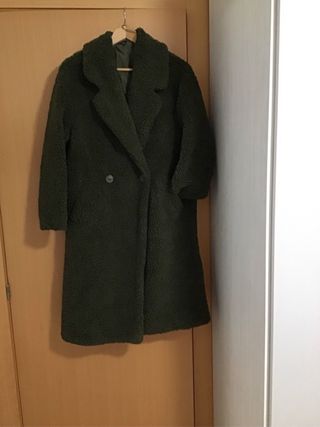 Abrigo Zara Verde Talla XS.