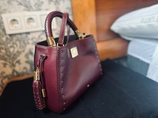 Bolso Purificación García Borgoña Dorado