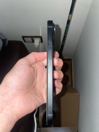 iPhone 15 Negro - Pantalla Rota