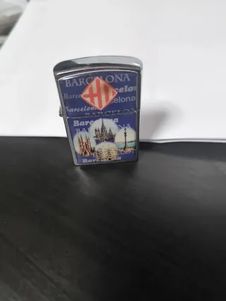 Encendedor tipo Zippo Barcelona