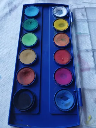 Acuarelas Pelikan 12 colores. Usada.