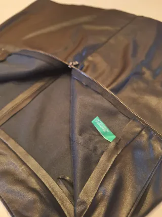 Falda cuero negra cremallera