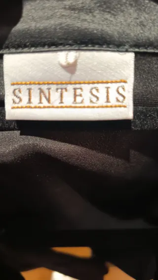 Camisa negra Sintesis