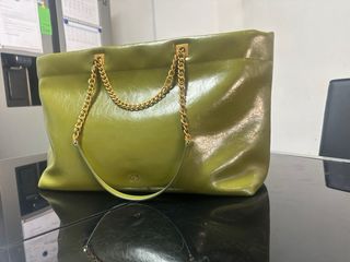 Bolso Purificación Garcia verde y dorado