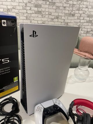 PS5 Edición Digital + FIFA 22