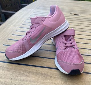 Deportivas Nike rosas talla 34