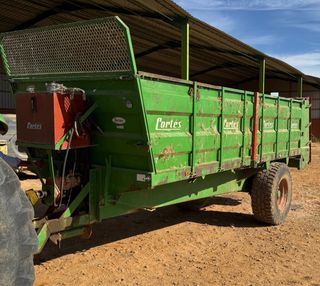 Remolque Esparcidor Cortes