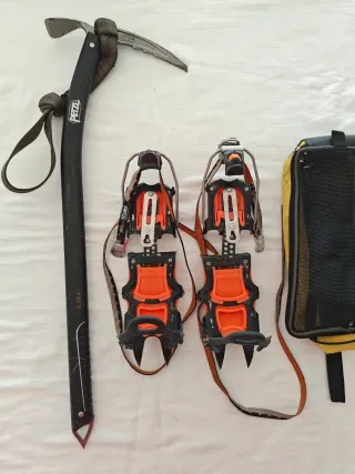 Piolet e ramponi Petzl