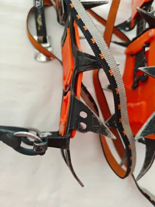 Piolet e ramponi Petzl