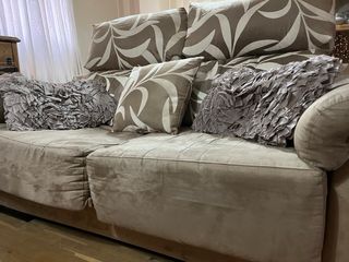 Sofá 2 plazas beige estampado