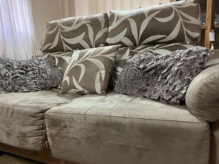 Sofá 2 plazas beige estampado