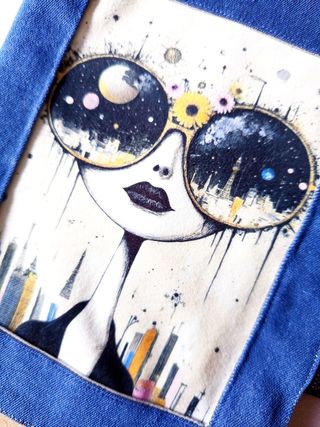 Portalibros mujer surrealista