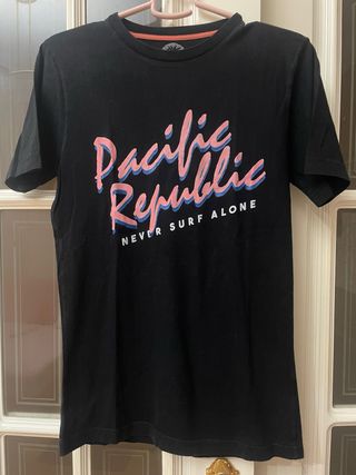 Camiseta Pull&Bear Estampada Negra Talla XS