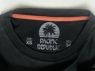 Camiseta Pull&Bear Estampada Negra Talla XS