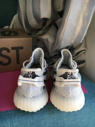 Adidas Yeezy 350 V2 Zebra Talla 41