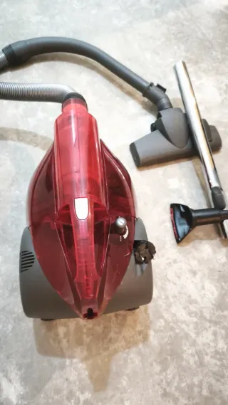 Aspirador rojo y gris