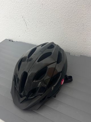 Casco de bicicleta negro