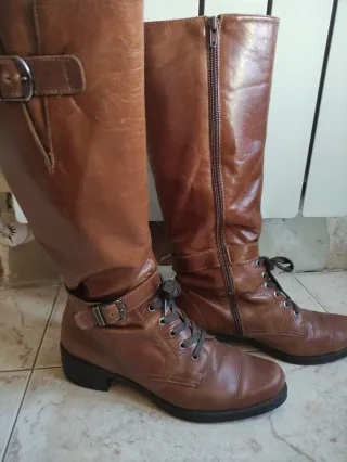 Botas de cuero marrones altas