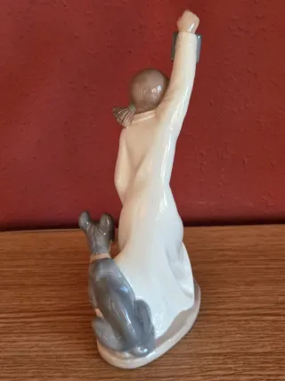 Figura Nao by Lladro Niña con Perro y Farol