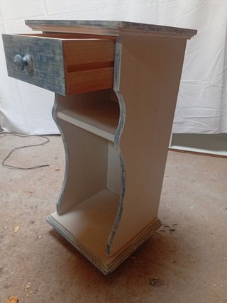 Mesita de noche madera beige y azul