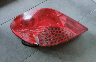 Faro Trasero Izquierdo Peugeot 205