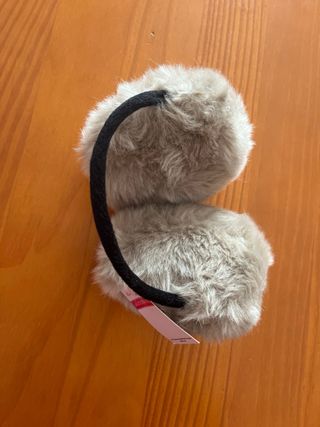 Orejeras marrones de pelo