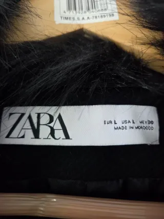 Abrigo negro mujer con cuello de pelo