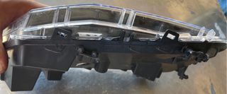 Peugeot 2008 II Faro Delantero LED