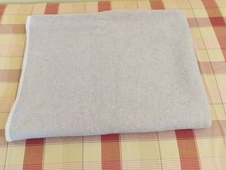 varias sábanas y mantas iguales