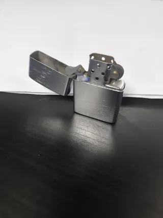 Encendedor tipo Zippo