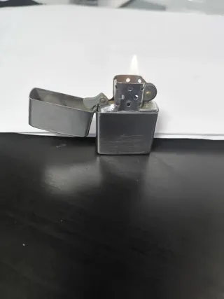 Encendedor tipo Zippo