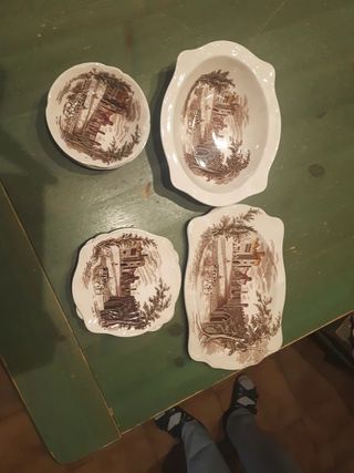 Set ceramiche inglesi disegni marroni e bianchi