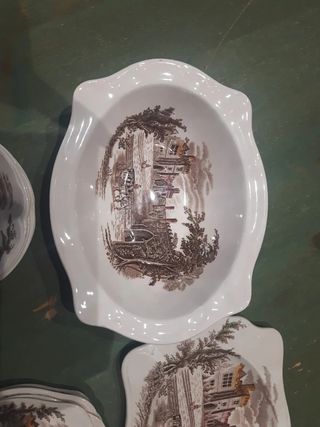 Set ceramiche inglesi disegni marroni e bianchi