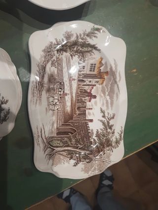 Set ceramiche inglesi disegni marroni e bianchi