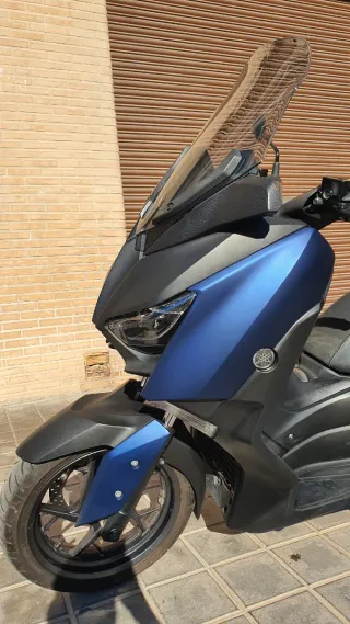 Yamaha XMAX 300 Azul Oscuro