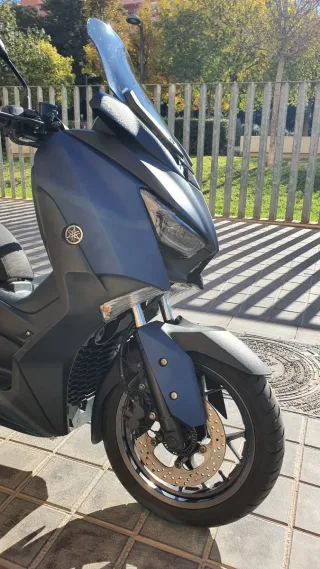 Yamaha XMAX 300 Azul Oscuro