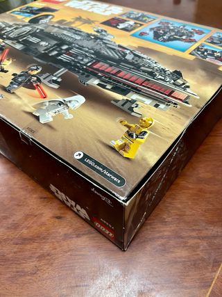 LEGO Star Wars Halcón Oscuro 75389 sin abrir