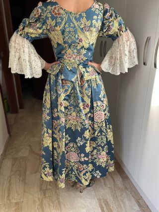 Traje de Fallera Azul y Multicolor