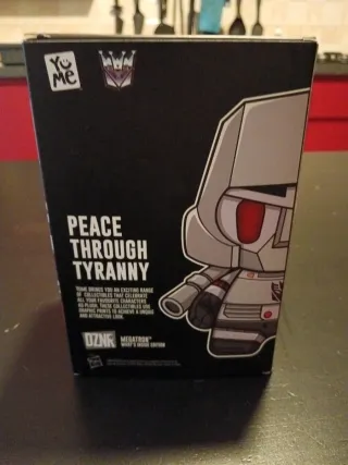 Peluche Transformers Megatron DZNR 03