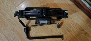 Gato mecánico para coche