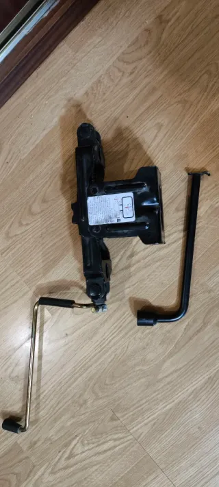 Gato mecánico para coche