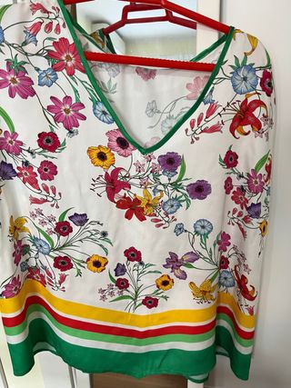 Blusa floral multicolor talla única