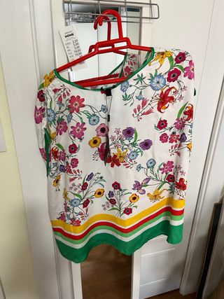 Blusa floral multicolor talla única